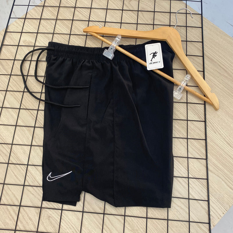Short Mauricinho Power com Fenda Lateral - Logo Bordada
