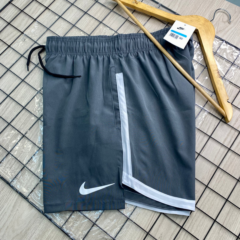 Short Mauricinho Power Com Fenda Lateral - Cinza