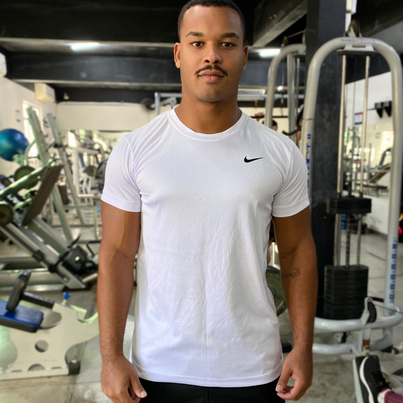 Kit Treino 3 Camisetas + 4 Bermudas Dry Fit Masculino