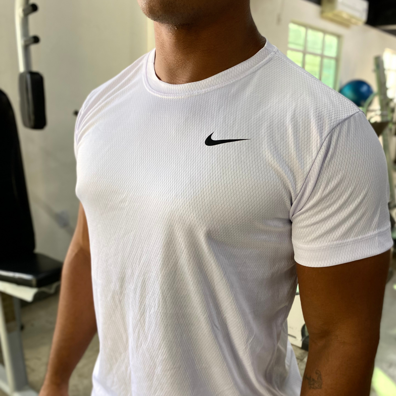 Kit Treino 3 Camisetas + 4 Bermudas Dry Fit Masculino