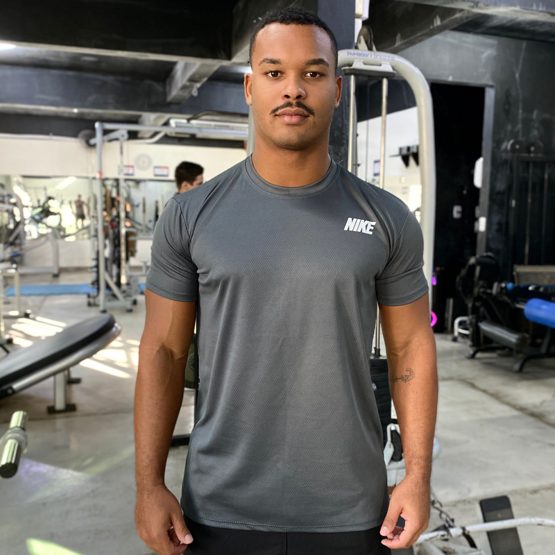 Kit Treino 3 Camisetas + 4 Bermudas Dry Fit Masculino